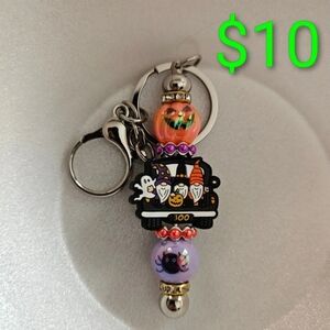 I Selling This Handmade Halloween Keychain With a Gomes on The Truck